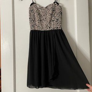 Flowy Halter Dress (Size 1 Juniors)